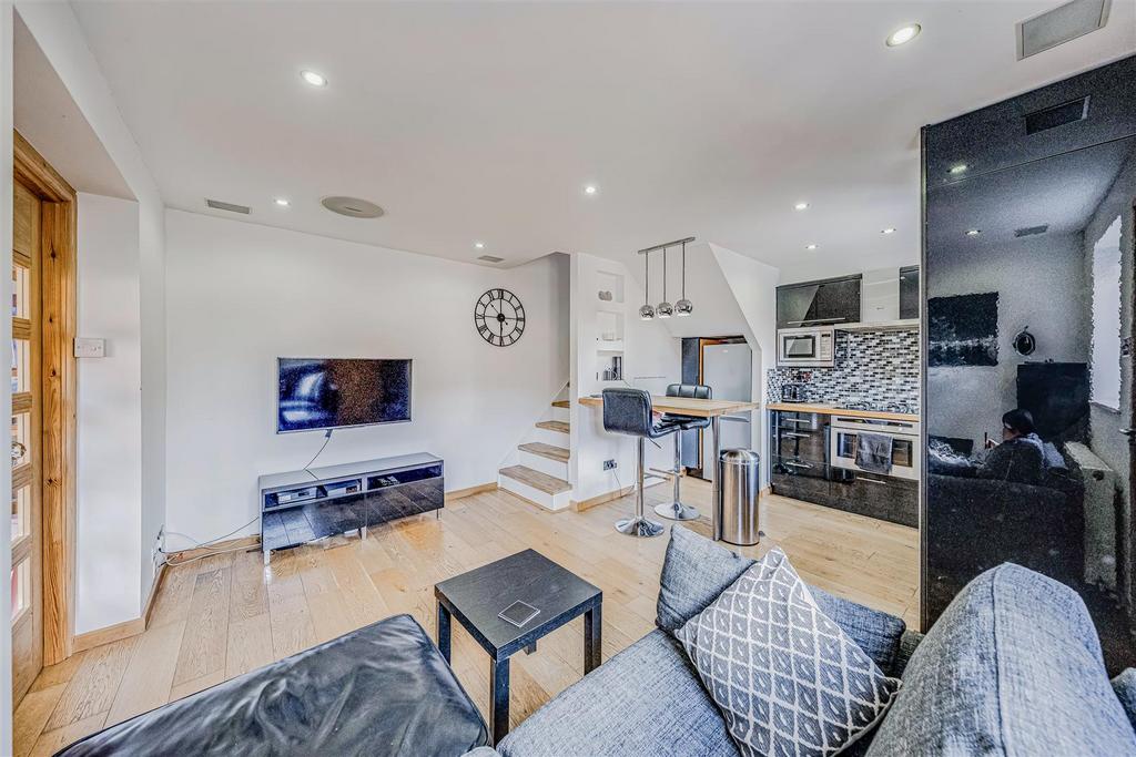 Lounge/Kitchen