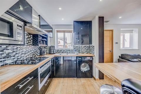 5 Cheswick Close, Dartford, DA1 4TE