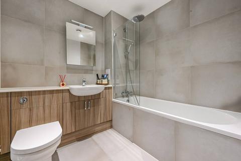 3 bedroom flat for sale, KIlburn Park Road, Maida Vale, London, NW6