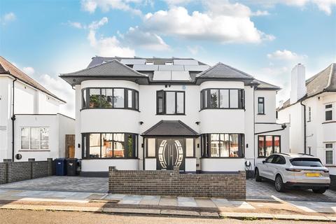 12 Highview Avenue, Edgware, HA8 9TZ