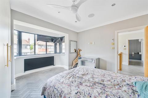 12 Highview Avenue, Edgware, HA8 9TZ