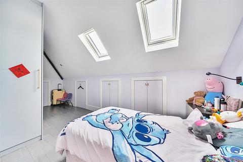 12 Highview Avenue, Edgware, HA8 9TZ