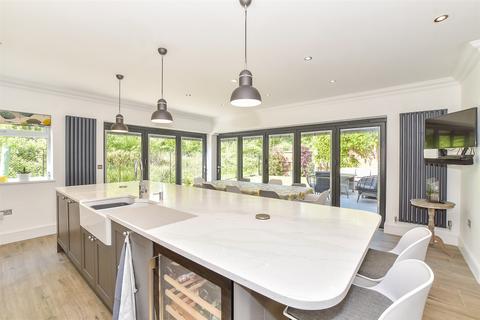 6 bedroom detached house for sale, Olivers Court, Tonbridge TN12