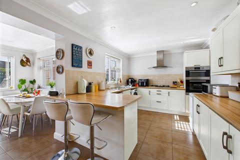 5 Lyndhurst Close, Norton, Doncaster, DN6 9PY