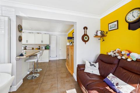 5 Lyndhurst Close, Norton, Doncaster, DN6 9PY