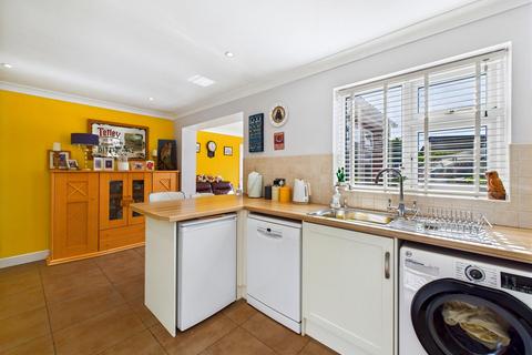 5 Lyndhurst Close, Norton, Doncaster, DN6 9PY