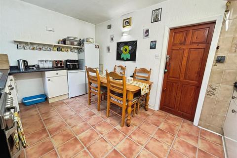165 Carr Bottom Road, Bradford, BD5 9AH
