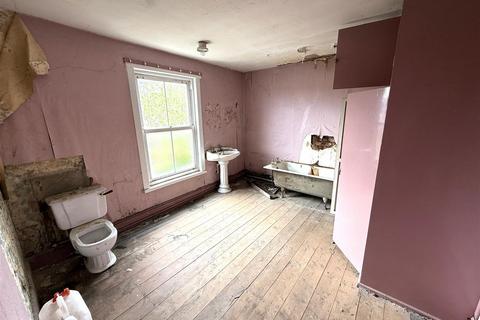 4 bedroom terraced house for sale, Edward Street, Tuckingmill