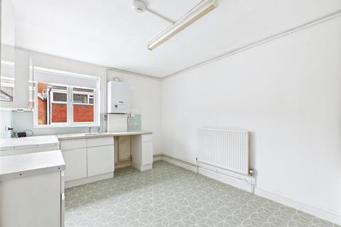 3 bedroom apartment to rent, Victoria Street, Felixstowe, Suffolk, IP11