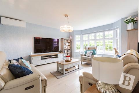 11 Laurel Drive, Bulphan, Upminster, RM14 3EG