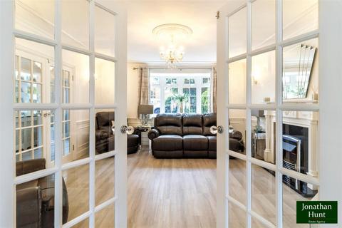 23 Ashbourne Road, Broxbourne, EN10 7DG