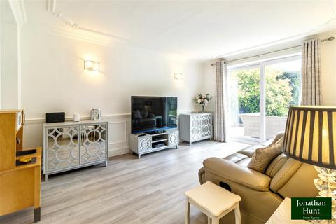 23 Ashbourne Road, Broxbourne, EN10 7DG
