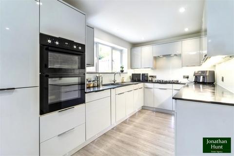 23 Ashbourne Road, Broxbourne, EN10 7DG