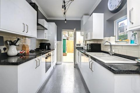 3 bedroom terraced house for sale, Sheen Road, Eastbourne