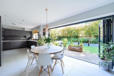 4 bedroom detached house for sale, Hunters Place, Surrey GU26