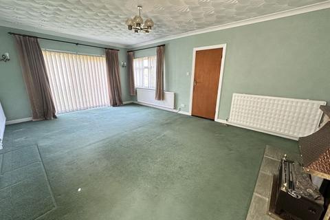 3 bedroom detached bungalow for sale, Bailihelig Road, Llanfaes, Brecon, LD3