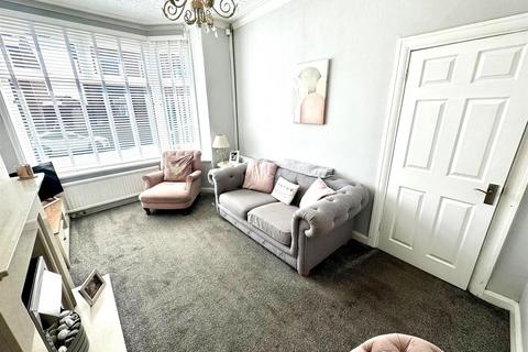 4 bedroom terraced house for sale, Middleton Road, Chadderton, Oldham