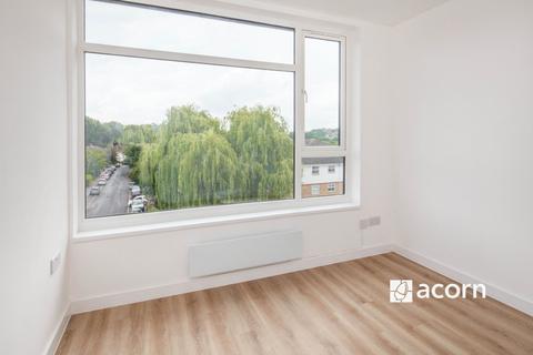 2 bedroom flat to rent, Worsley Bridge Road London SE26