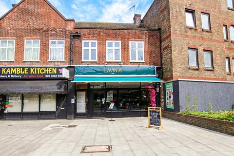 2 bedroom flat to rent, Manor Road, Wallington, SM6