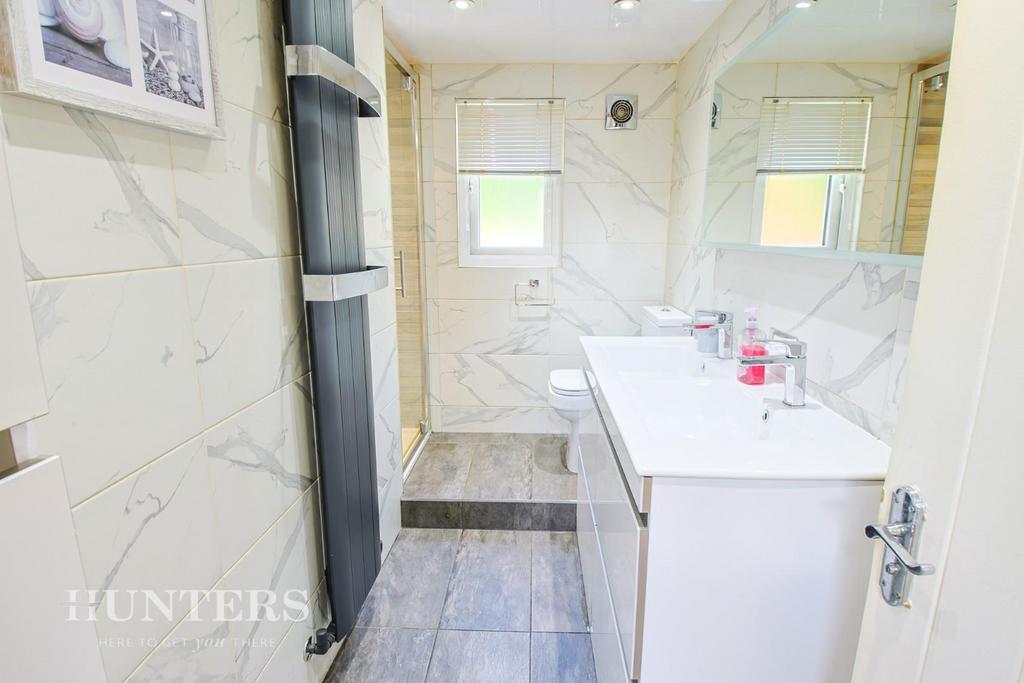 Shower Room.jpg