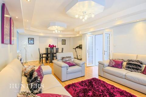 5 bedroom detached bungalow for sale, Manor Road, Oldham