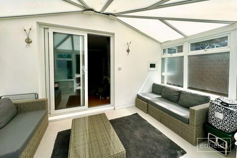 10 Ashburnham Close, Southampton, SO19 7AT