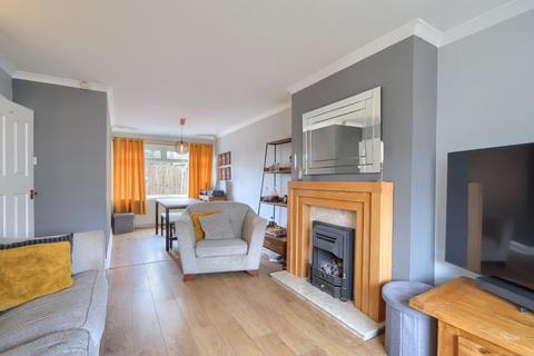 3 bedroom semi-detached house for sale, Harwell Drive, Rimswell