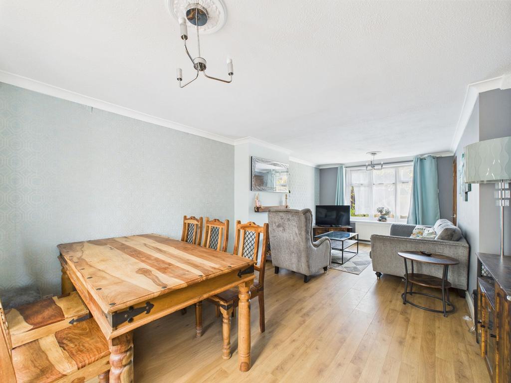 Lounge/Dining Room
