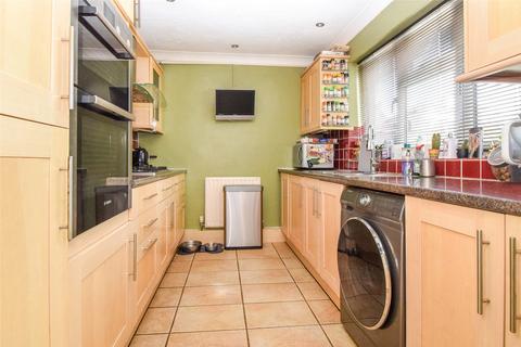 74 Bartons Drive, Yateley, GU46 6DP