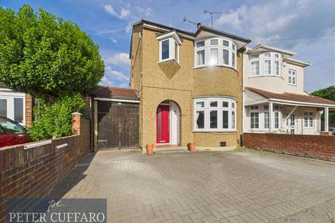 4 bedroom semi-detached house for sale, Fairfield Road, Hoddesdon EN11