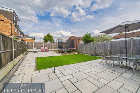 4 bedroom semi-detached house for sale, Fairfield Road, Hoddesdon EN11