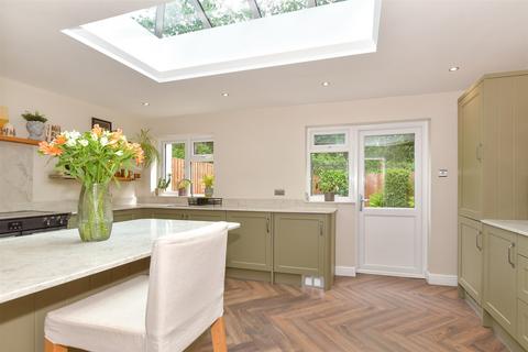 27 Chestnut Lane, Vigo, Gravesend, DA13 0TB