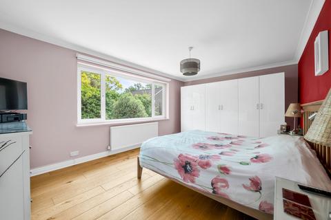 2 Logs Hill, Bromley, BR1 2PL