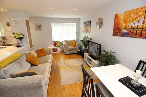 undefined, Southwood Close, Worcester Park KT4