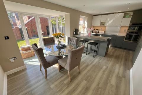 4 bedroom detached house for sale, Tanyard Close, Wilmslow