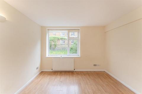 3 bedroom flat for sale, Johnson Street, London