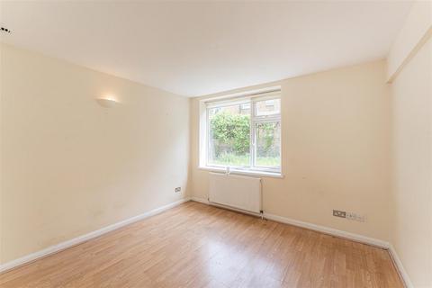 3 bedroom flat for sale, Johnson Street, London