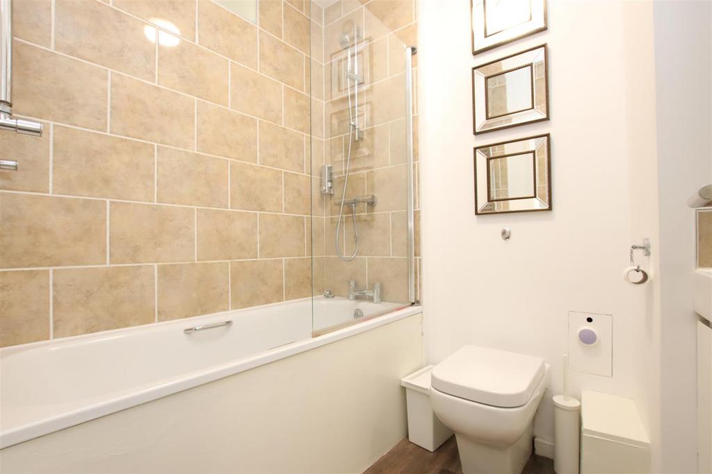 Bathroom.JPG