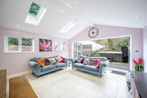 5 bedroom detached house for sale, Llanellen Road, Abergavenny NP7