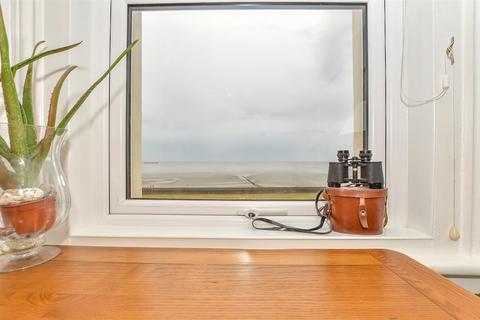2 bedroom flat for sale, Marine Parade, Littlestone, New Romney, Kent