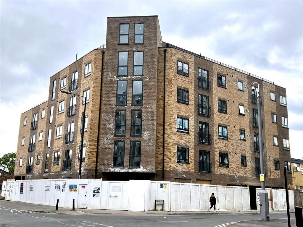 Church Street, Slough Property - £4,167 pcm (£962 pw)