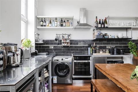 2 bedroom apartment for sale, The Courtyard, Alexander Studios, Haydon Way, London, SW11