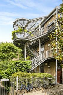 2 bedroom apartment for sale, The Courtyard, Alexander Studios, Haydon Way, London, SW11