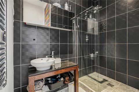 2 bedroom apartment for sale, The Courtyard, Alexander Studios, Haydon Way, London, SW11