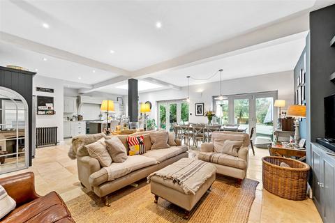 5 bedroom semi-detached house for sale, Cambridge Avenue, New Malden