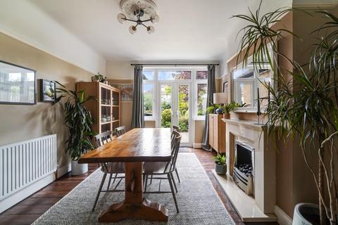 106 Seaforth Gardens, Epsom, KT19 0NP