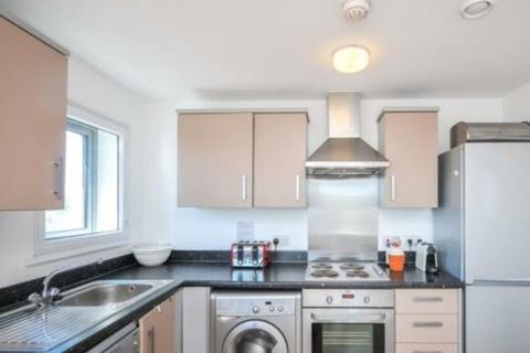 3 bedroom flat to rent, Lewisham High Street, London, SE13
