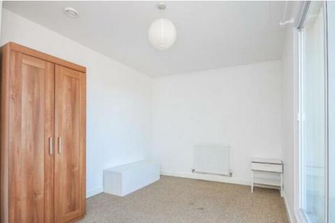 3 bedroom flat to rent, Lewisham High Street, London, SE13