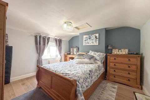 33 Dales Green, Rookery, Stoke-on-trent, ST7 4RH