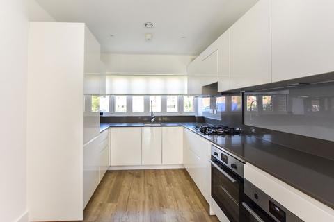 18 Beatrice Square, Tadworth, KT20 5FR